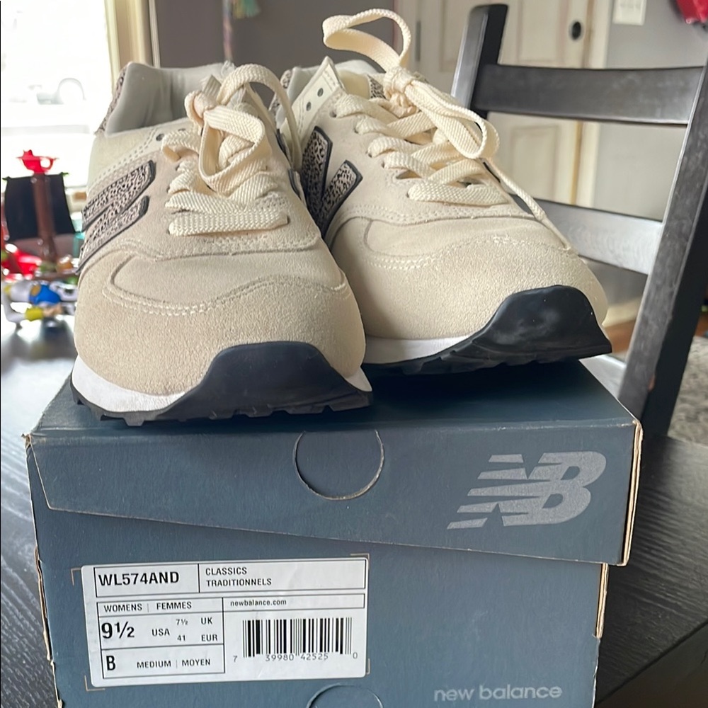 New Balance Women's Cream Sneakers